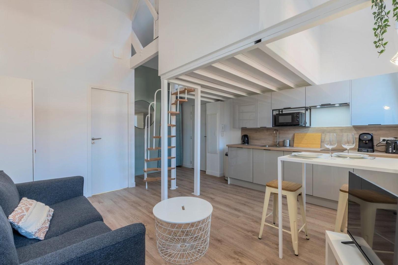 1 Bedroom Duplex Apartment, With Parking 투르쿠앵 외부 사진